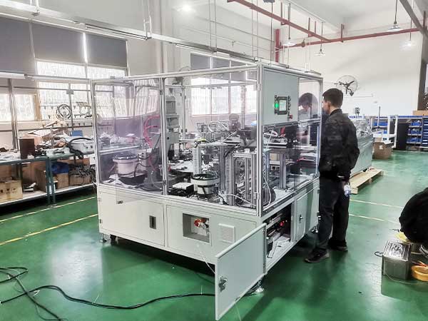 鎖舌自動組裝機